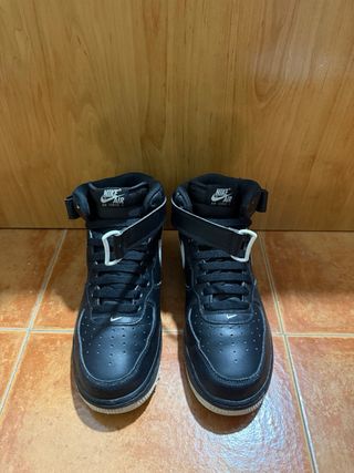 Nike Air Force 1 Mid '07 Negras