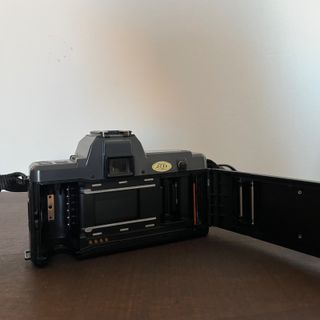 Yashica 230 AF Fotocamera + Obiettivo 50mm f/1.8