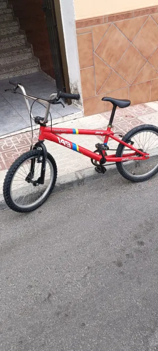 Bicicleta BMX Monty 149 Roja