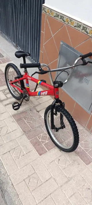 Bicicleta BMX Monty 149 Roja