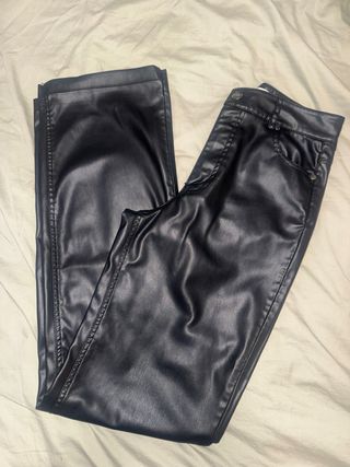 Pantalones Zara efecto piel anchos talla 34