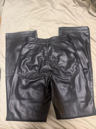 Pantalones Zara efecto piel anchos talla 34