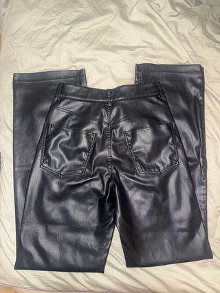 Pantalones Zara efecto piel anchos talla 34