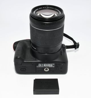 Cámara Canon EOS 100D + Lente 18-55mm