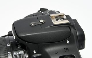 Cámara Canon EOS 100D + Lente 18-55mm