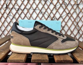 Zapatillas HOFF casual negras y grises