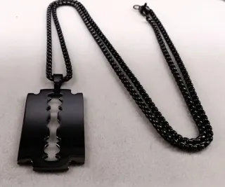 COLLAR CUCHILLA NEGRO