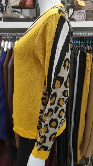 Jersey estampado animal print talla M