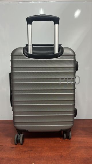 Maleta rígida giratoria de 56 cm AMAZON BASICS