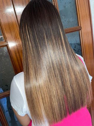 Alisado permanente castaño