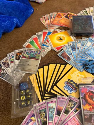 ETB Pokémon - Phantasmal Flames ABIERTA