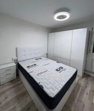 Muebles de dormitorio - Camas y Armarios