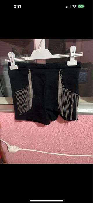 Shorts de fiesta con flecos plateados