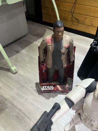 Figuras Star Wars: Vader, Kylo Ren, Finn, Stormtro
