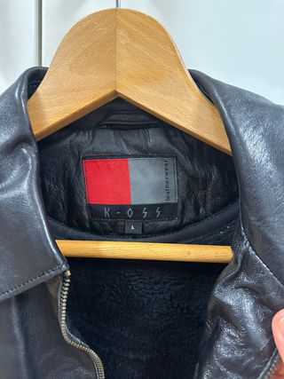 Chaqueta de piel negra