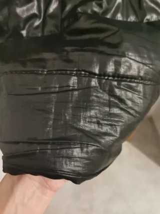 Chaqueta negra con cuello de pelo