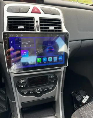 Rádio Peugeot 307 Android 14 com Carplay sem fios.