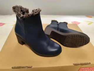 Botines azules con borreguito