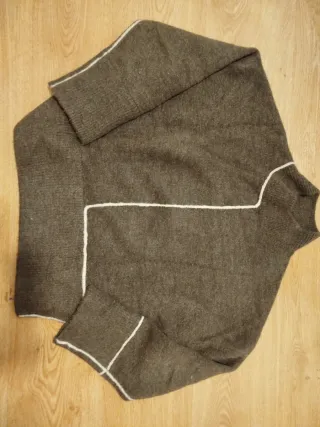 Jersey Zara marrón con ribete blanco