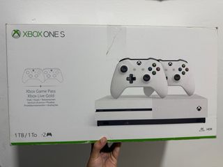 Xbox One S Blanca 1Tb + 3 Juegos + 2 mandos.
