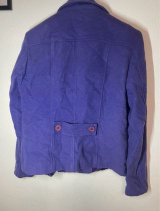 Cappotto corto viola con bottoni