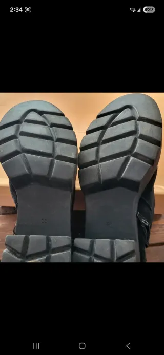 Botines negros de ante