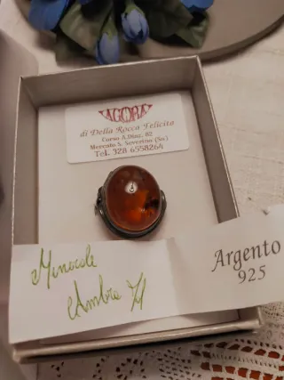 Anello AGORA con pietra ambra