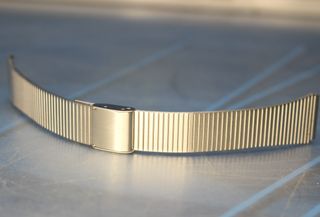 05. Correa acero inox. Armis, milanesa. 18 mm. Cierre tipo pulsera.