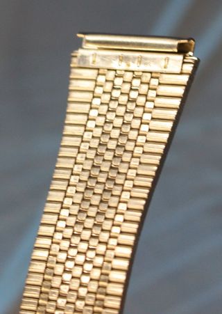 05. Correa acero inox. Armis, milanesa. 18 mm. Cierre tipo pulsera.