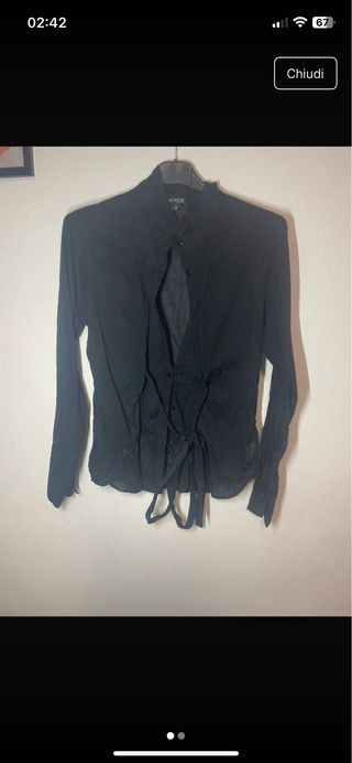 Camicia nera leggera con lacci
