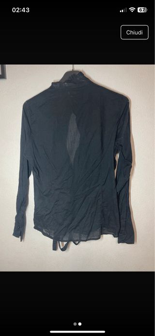 Camicia nera leggera con lacci