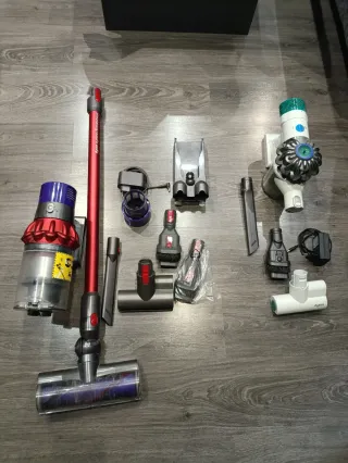 2 Aspiradoras Dyson V10 y V6 Mattress