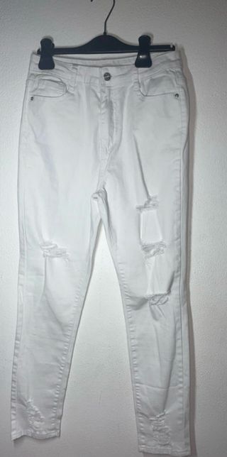 Jeans bianchi strappati