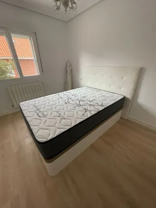 Canapé y colchón - MUEBLES DE DORMITORIO