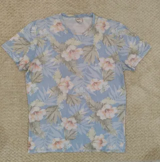 Camiseta Hollister floral azul y rosa Talla L