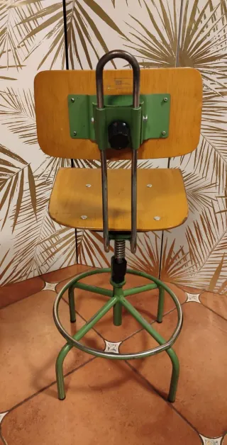 Silla Industrial Vintage Madera y Metal. Cotizadas