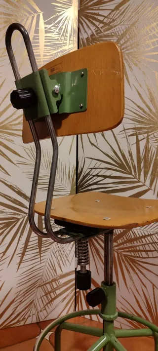 Silla Industrial Vintage Madera y Metal. Cotizadas