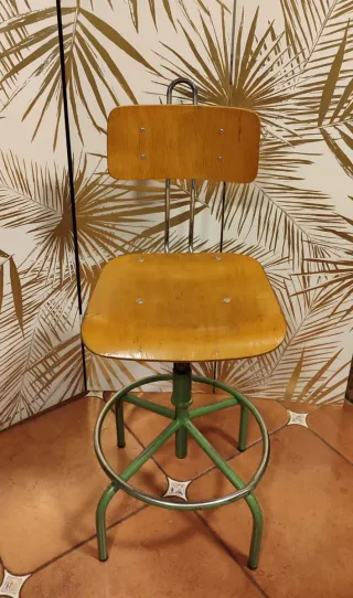 Silla Industrial Vintage Madera y Metal. Cotizadas