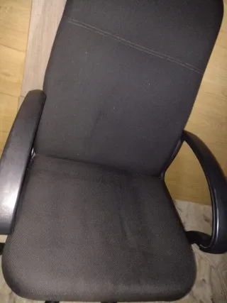 Silla de oficina negra