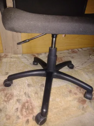 Silla de oficina negra