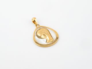 medalla oro 18k con piedra con nacar