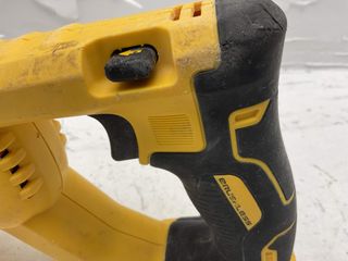 taladro a bateria dewalt dch133