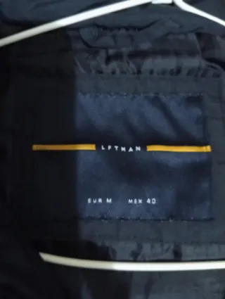 Abrigo con capucha negro hombre