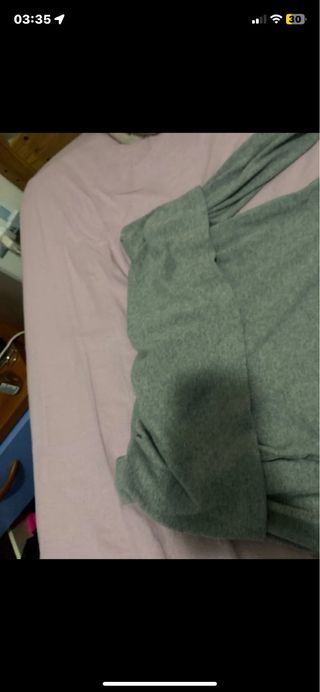 Maglioncino scollato grigio