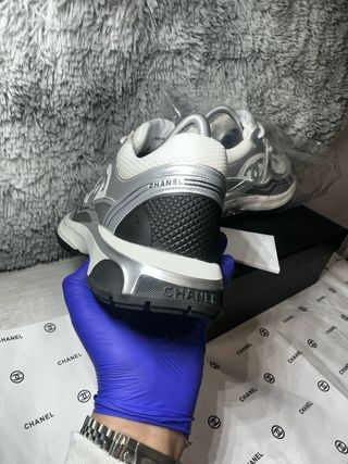 Chanel Zapatillas Deportivas Plata/Blanco