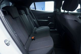 Peugeot 2008 ACTIVE PACK BEV 100KW 136 CV 5P