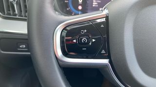 VOLVO XC60 2.0 B4 D PLUS DARK AUTO 5P