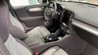 VOLVO XC40 2.0 B3 PLUS DARK AUTO 5P