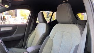 VOLVO XC40 2.0 B3 MHEV CORE DCT 5P