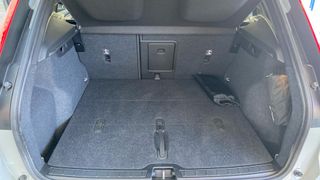 VOLVO XC40 2.0 B3 MHEV CORE DCT 5P